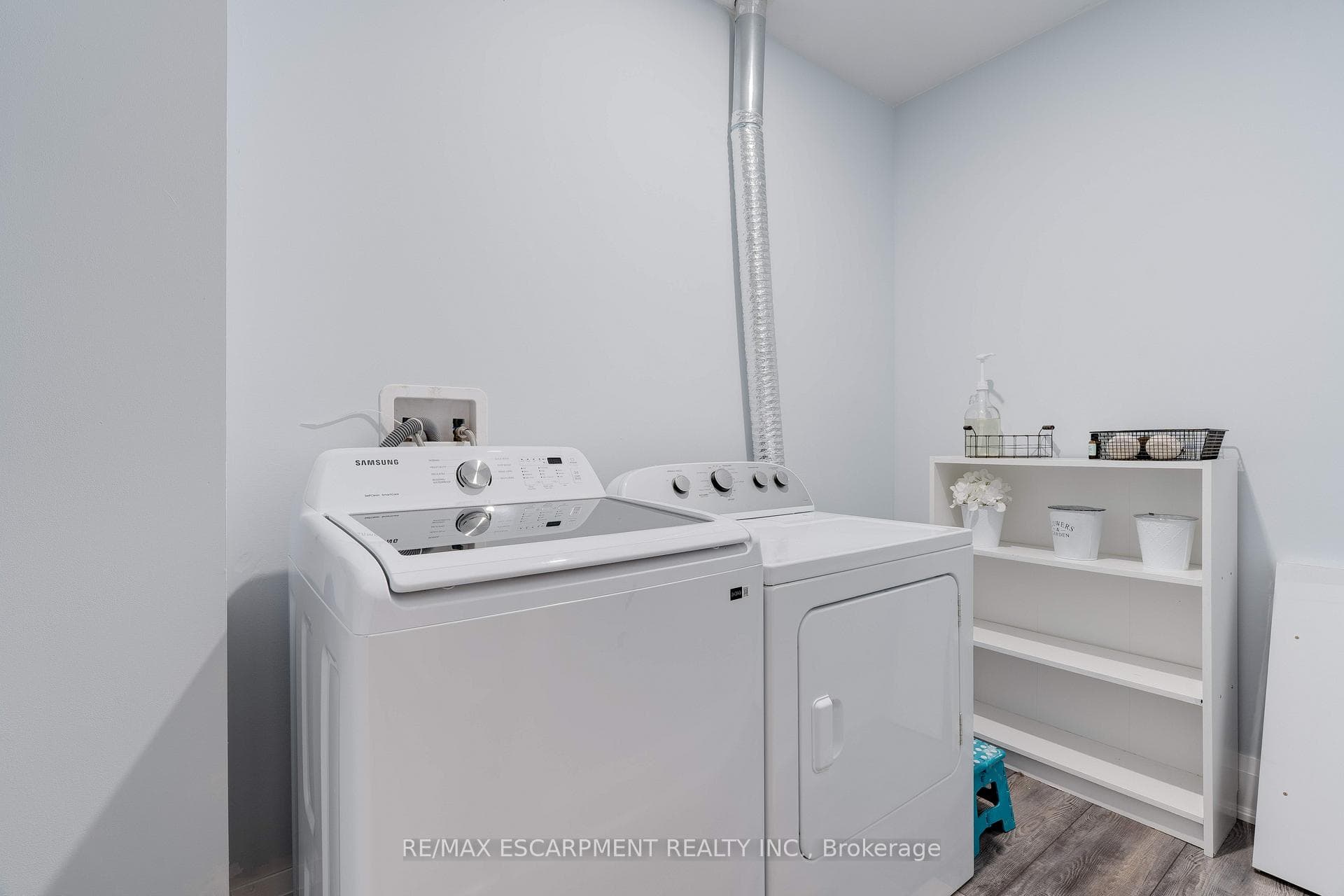 296 Kent Crescent - Multi-Family photo 27 of 50 in Burlington, Ontario