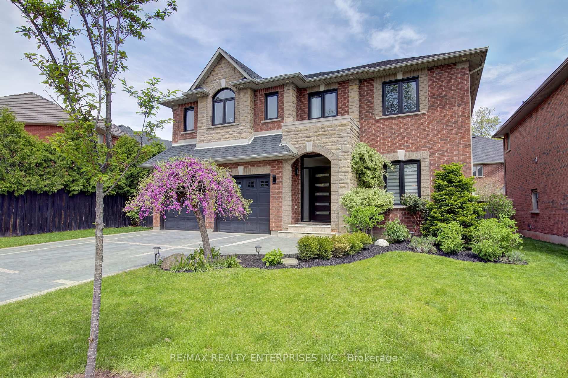 193 Teddington Place - Detached photo 3 of 50 in Burlington, Ontario