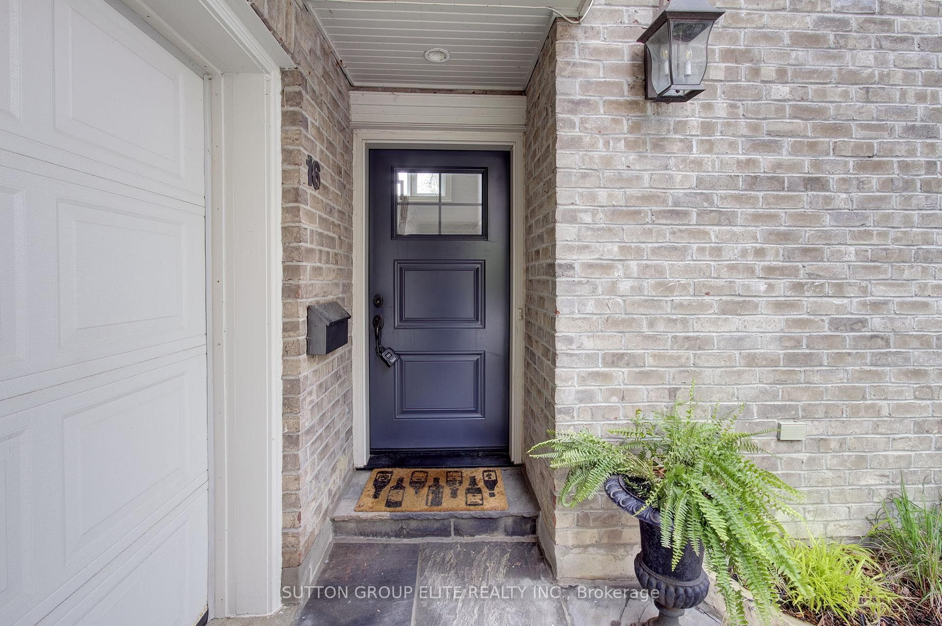 16 Nautical Lane - Condo photo 3 of 38 in Liberty Village / Parkdale / South Parkdale, Ontario