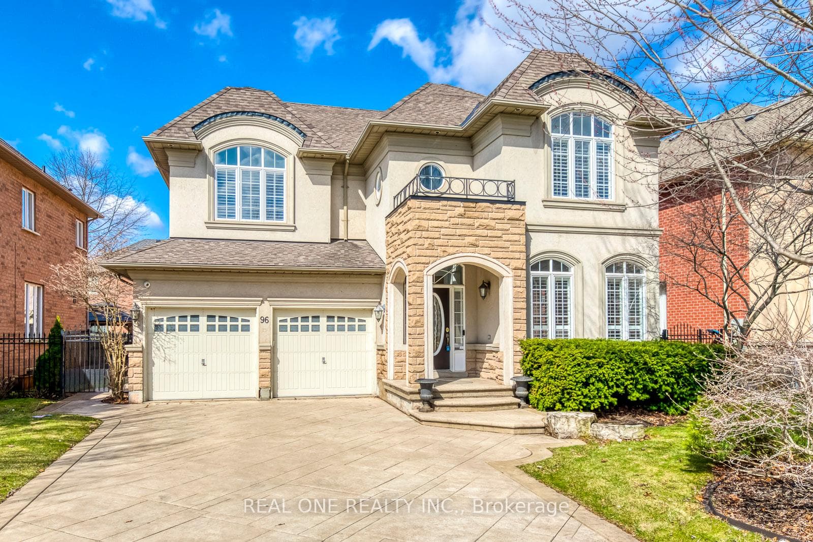 96 Spring Azure Crescent - home for sale in Oakville, Ontario
