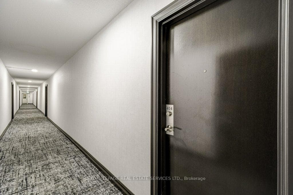 212 Kerr Street Unit 404 - Condo photo 7 of 33 in Oakville, Ontario