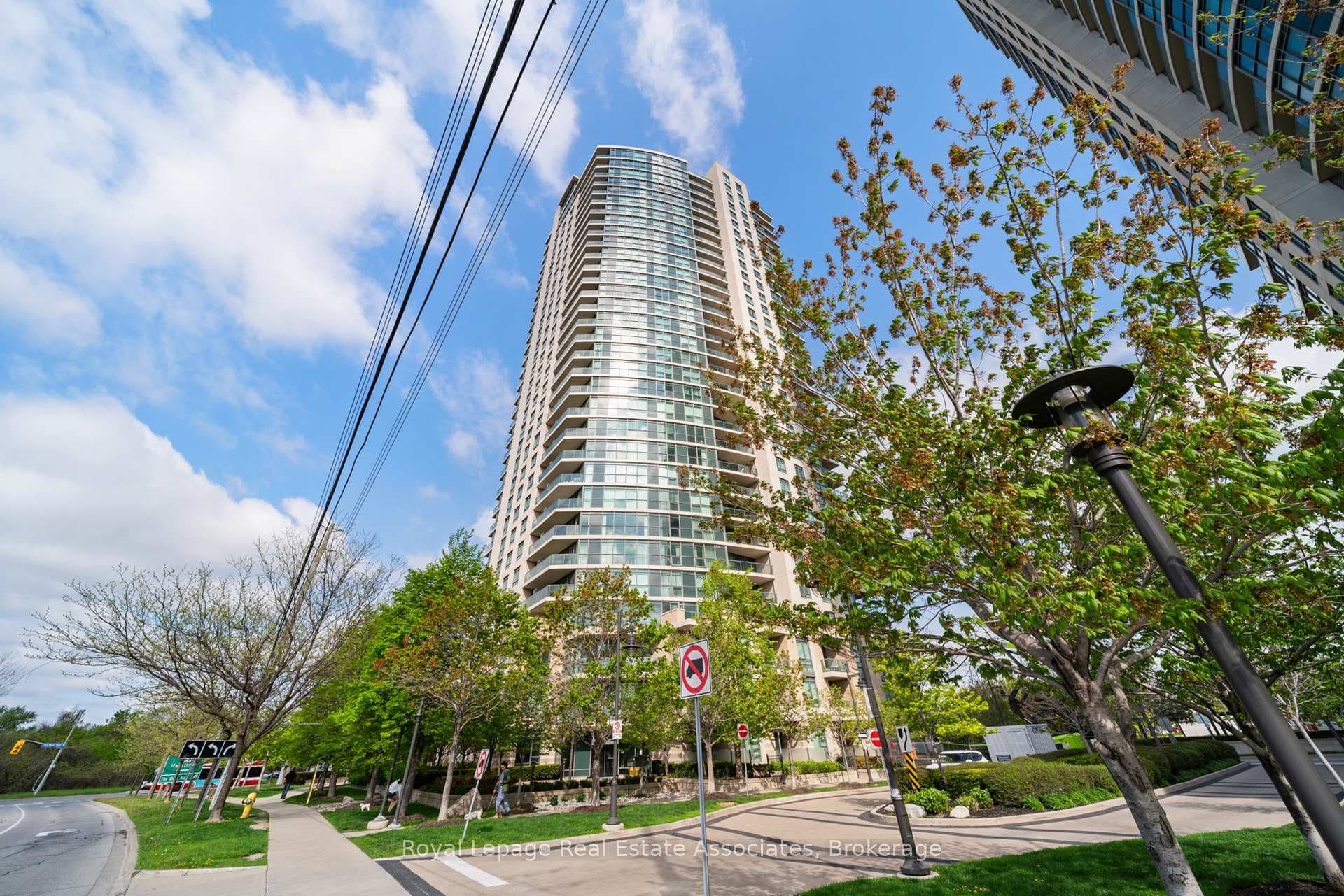 225 Sherway Gardens Road Unit 1601 - Condo photo 1 of 15 in Etobicoke (Islington / Rexdale), Ontario