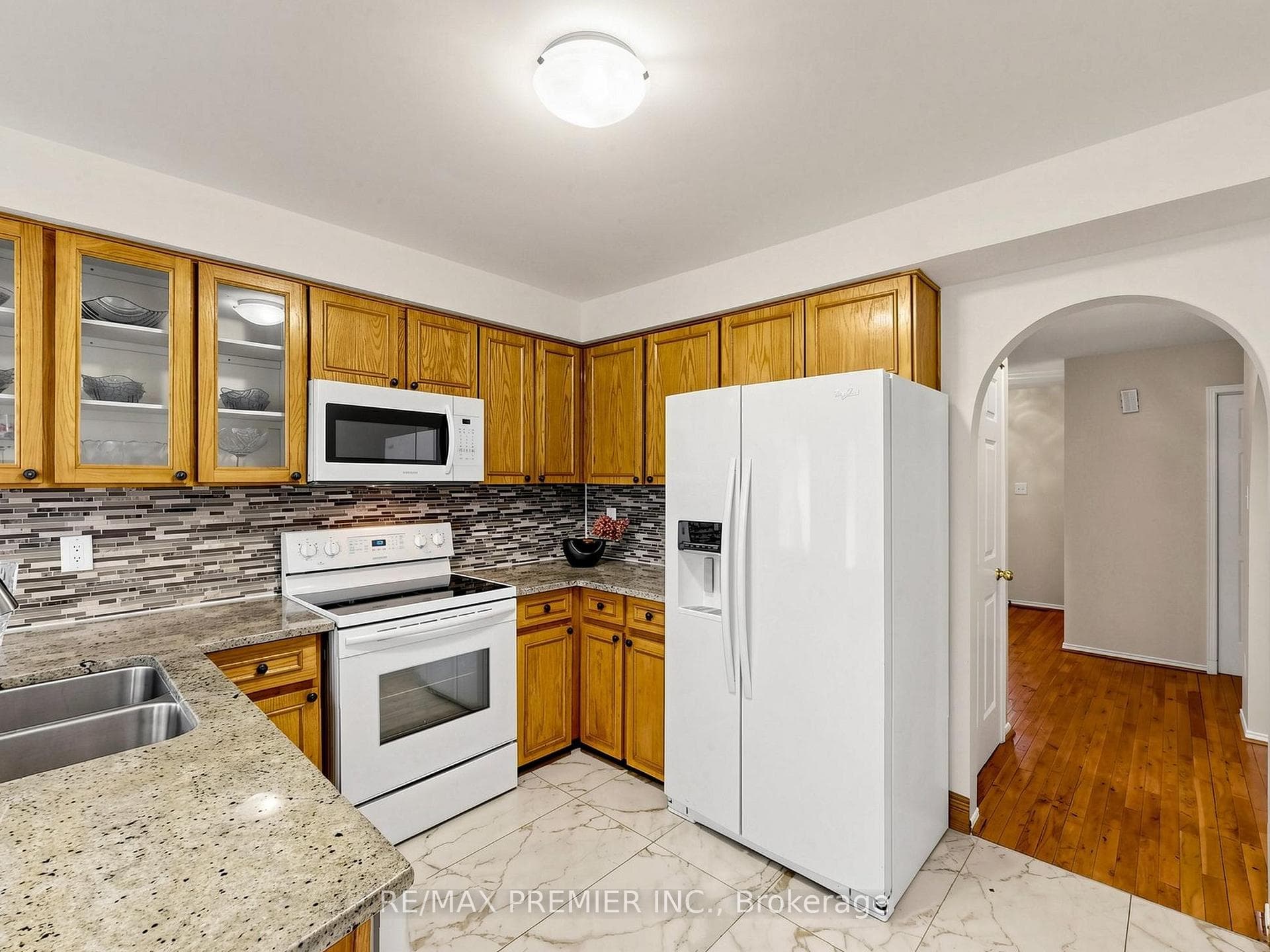 4579 Guildwood Way - Detached photo 11 of 31 in Mississauga, Ontario