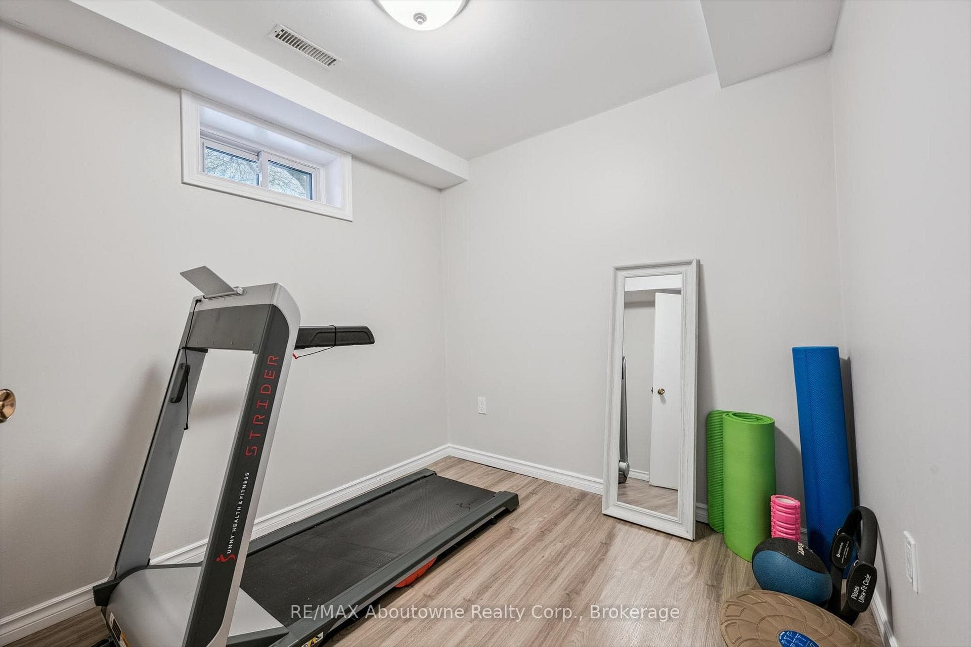 637 Lomond Crescent - Semi-Detached photo 22 of 23 in Burlington, Ontario