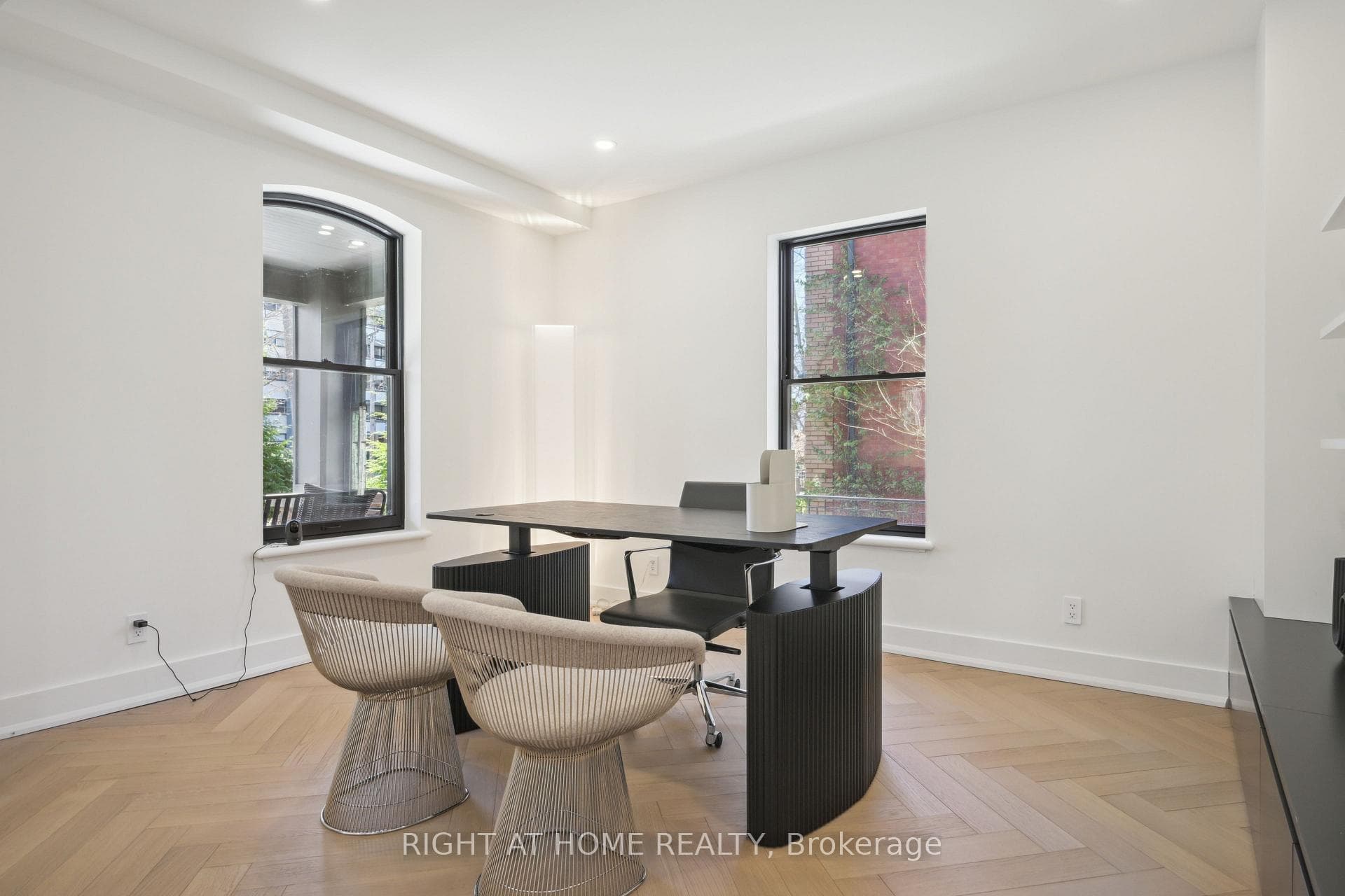 2187 Lakeshore Road - Detached photo 3 of 28 in Burlington, Ontario