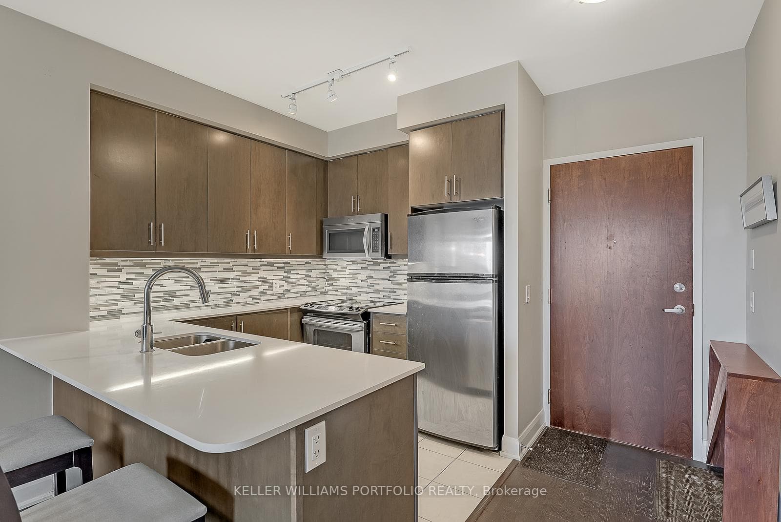2480 Prince Michael Drive Unit 304 - Condo photo 5 of 27 in Oakville, Ontario