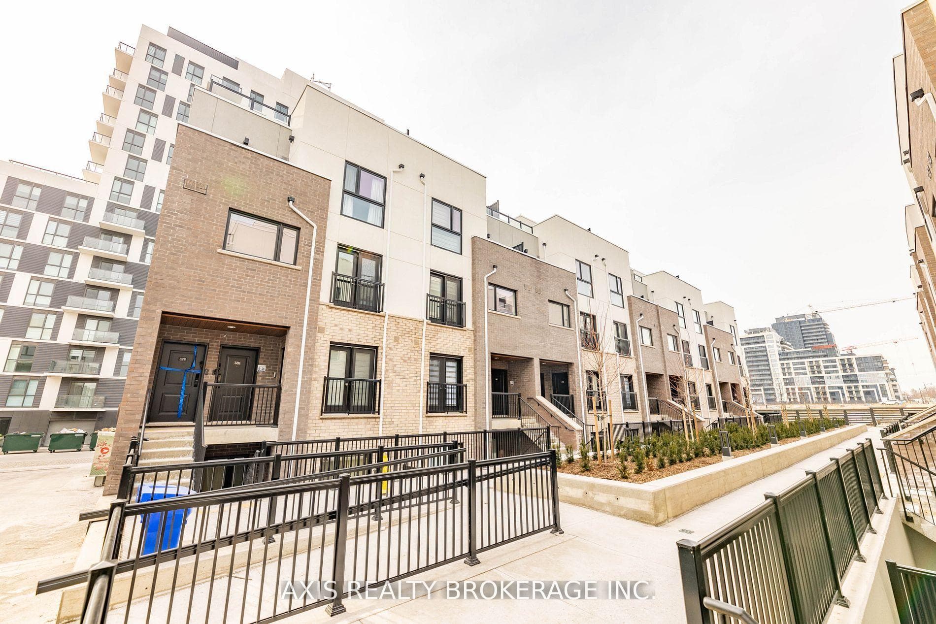 349 Wheat Boom Drive Unit 324 - Condo photo 2 of 27 in Oakville, Ontario