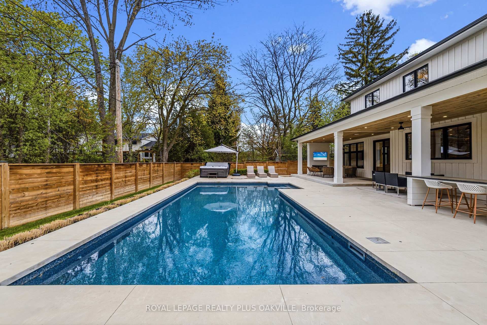 2057 Salvator Boulevard - Detached photo 46 of 50 in Oakville, Ontario