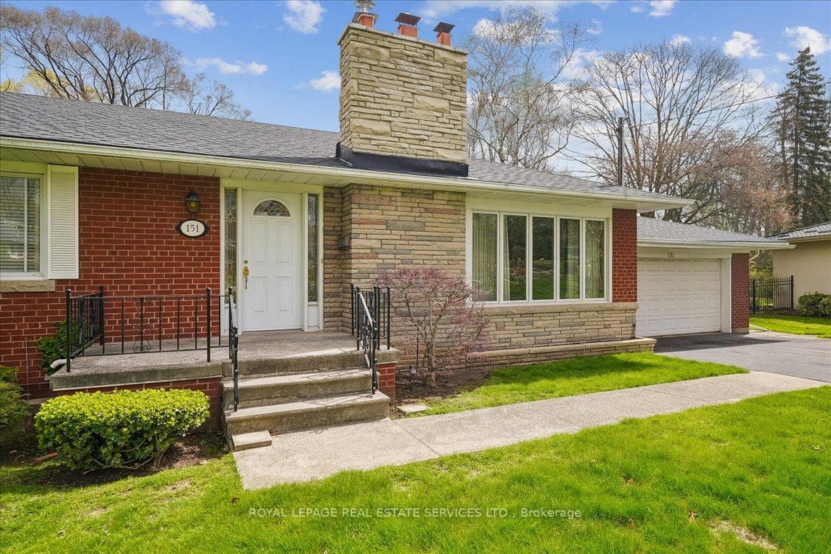 151 Wedgewood Drive - Detached photo 3 of 36 in Oakville, Ontario