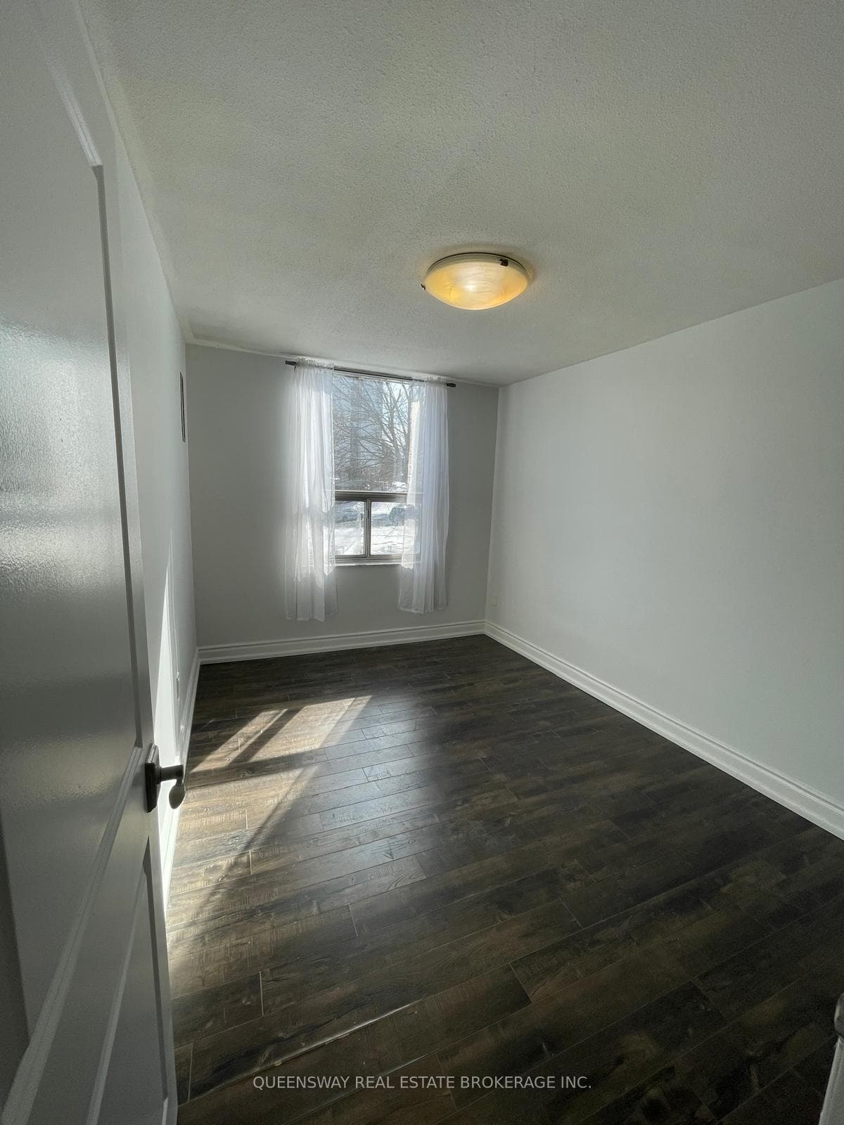 10 Edgecliff Golfway Unit 504 - Condo photo 13 of 17 in Flemingdon Park / Don Mills, Ontario