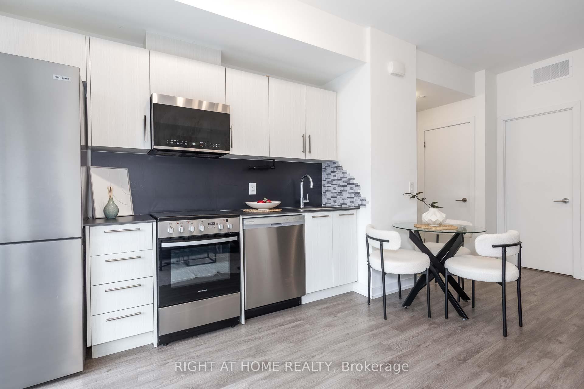 871 Sheppard Avenue Unit 33 - Condo photo 7 of 29 in North York (Bathurst Manor / Clanton Park), Ontario