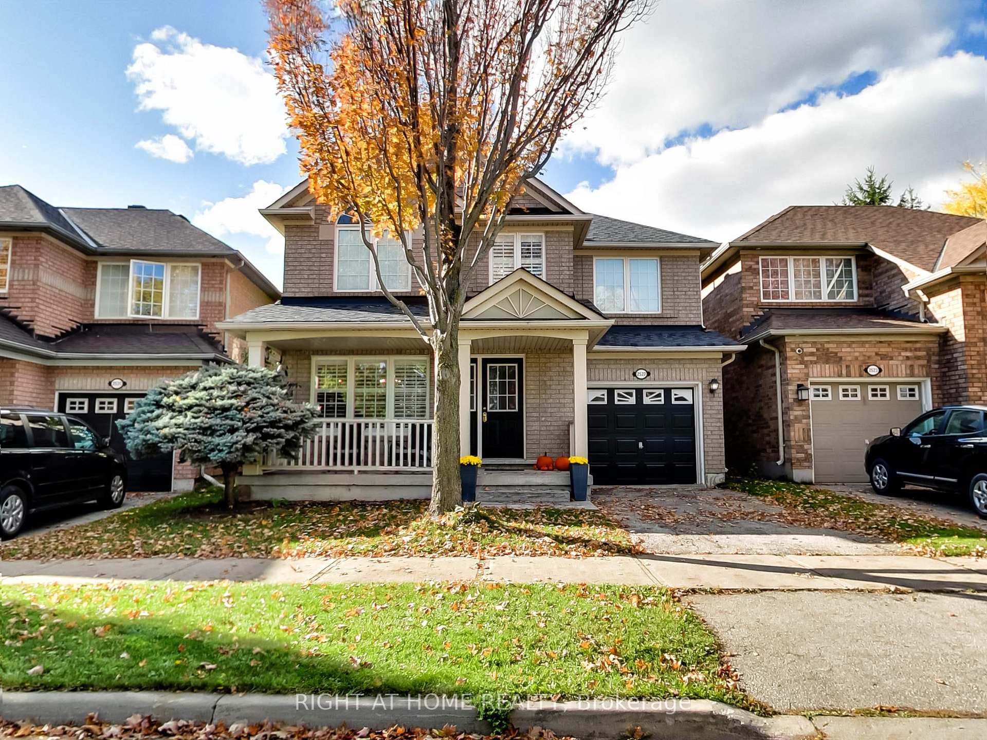 2527 Nettlecreek Crescent - home for sale in Oakville, Ontario