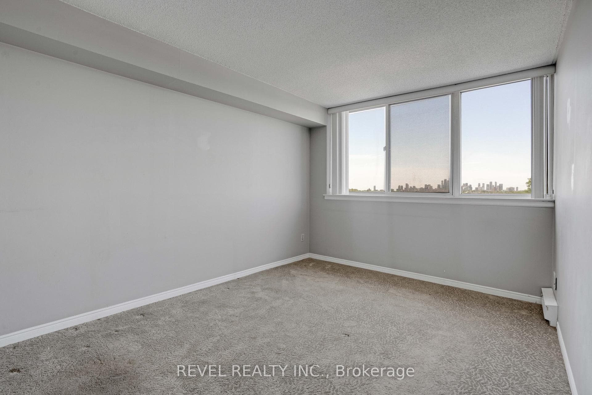 1360 Rathburn Road Unit 403 - Condo photo 18 of 31 in Mississauga, Ontario