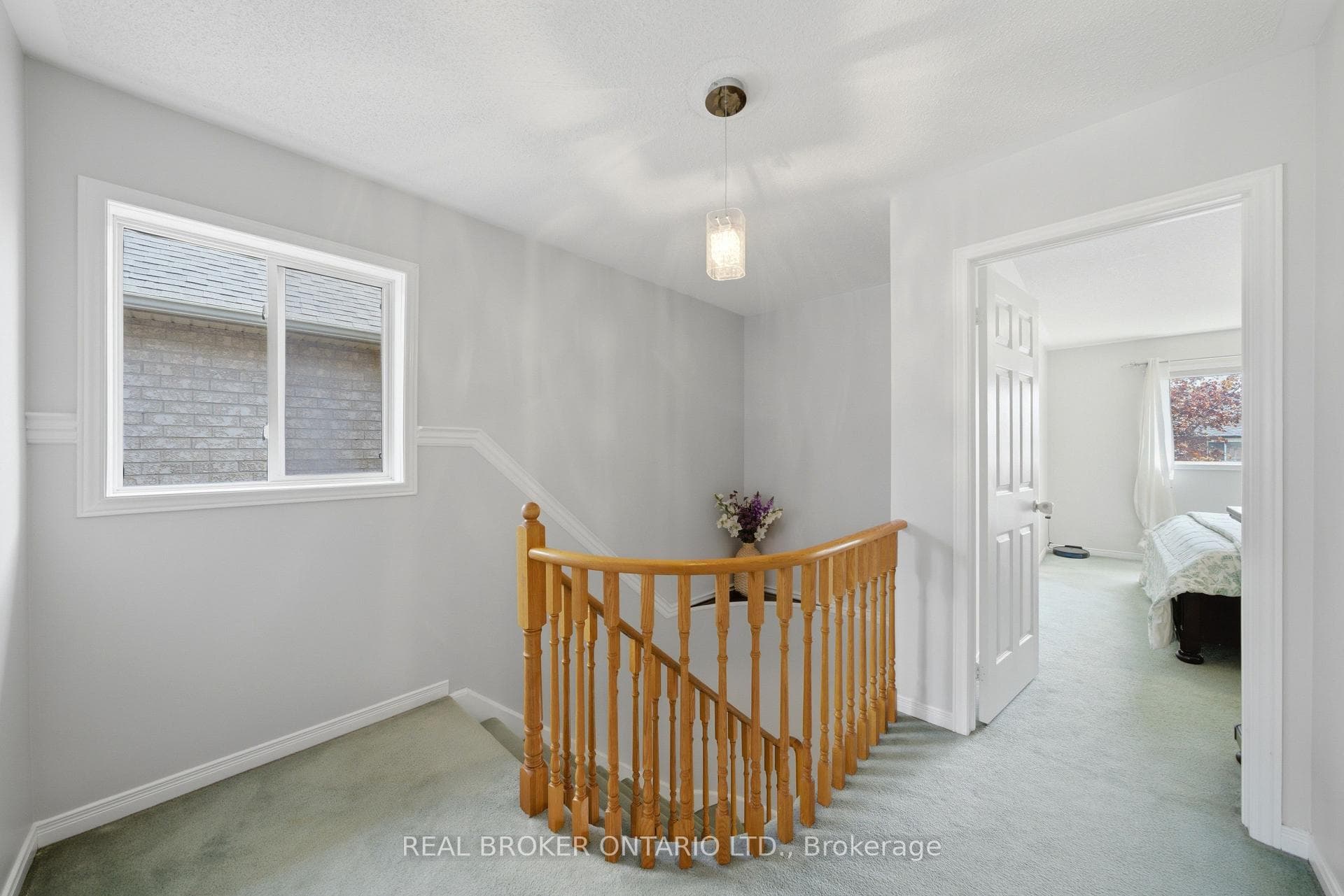 1860 Creek Way - Semi-Detached photo 17 of 44 in Burlington, Ontario