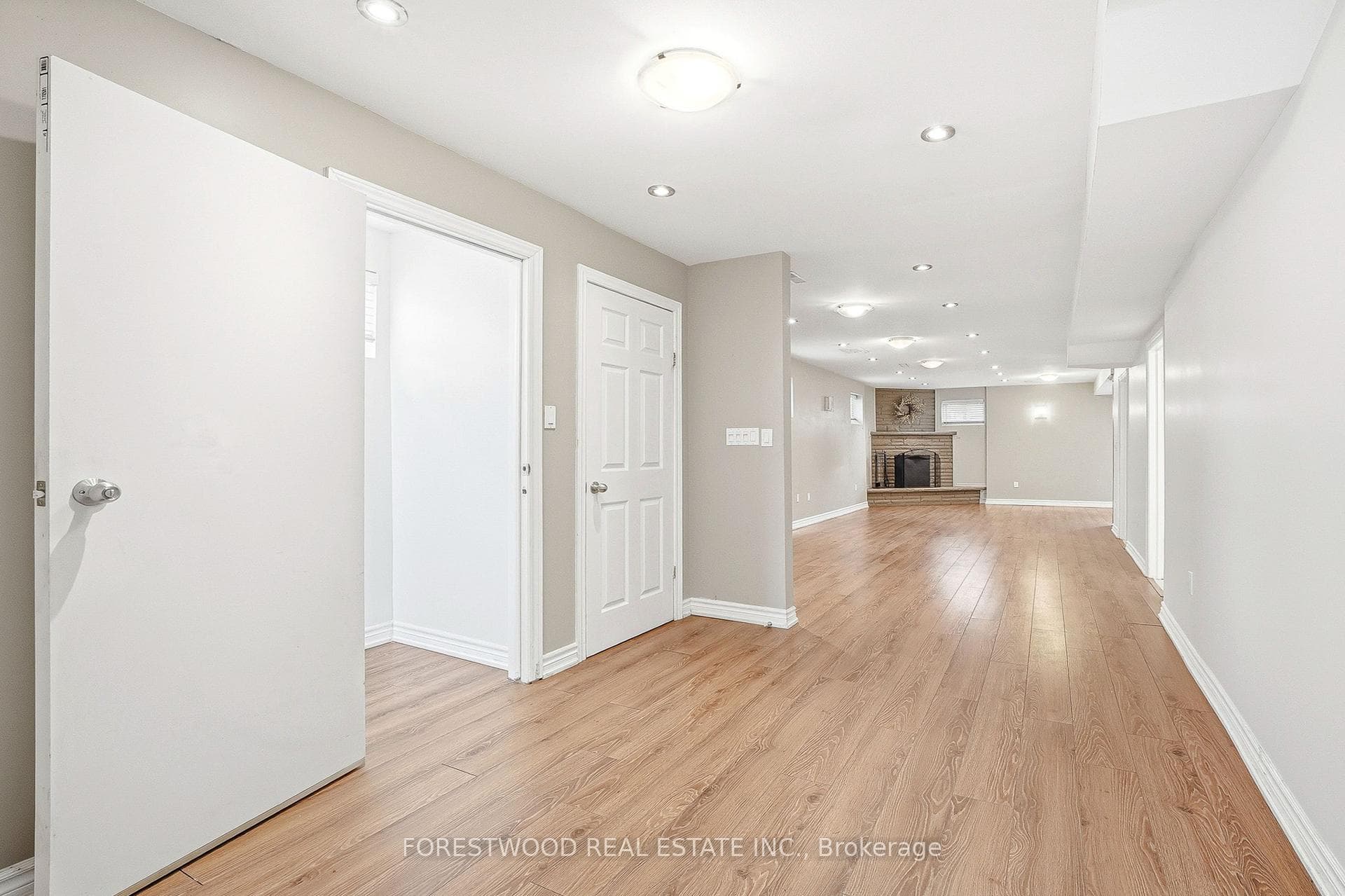 69 Surbray Grove - Semi-Detached photo 33 of 46 in Mississauga, Ontario