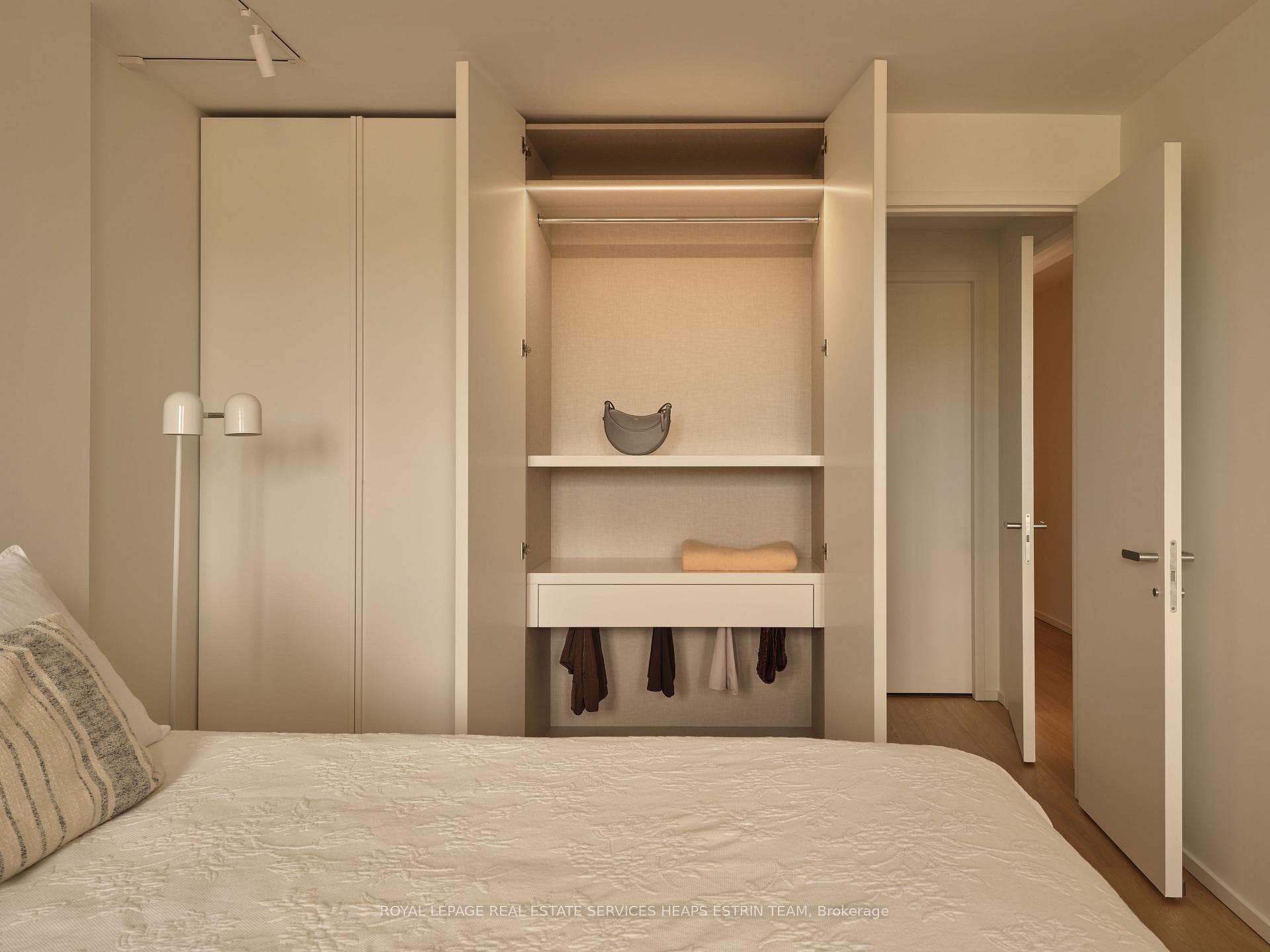 225 Davenport Road Unit 514 - Condo photo 21 of 36 in Annex / Yorkville / Summerhill, Ontario