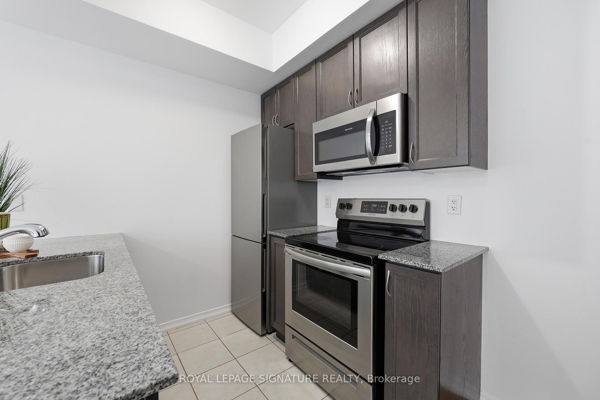 28 Fieldway Road Unit 55 - Condo photo 5 of 20 in Etobicoke (Islington / Rexdale), Ontario