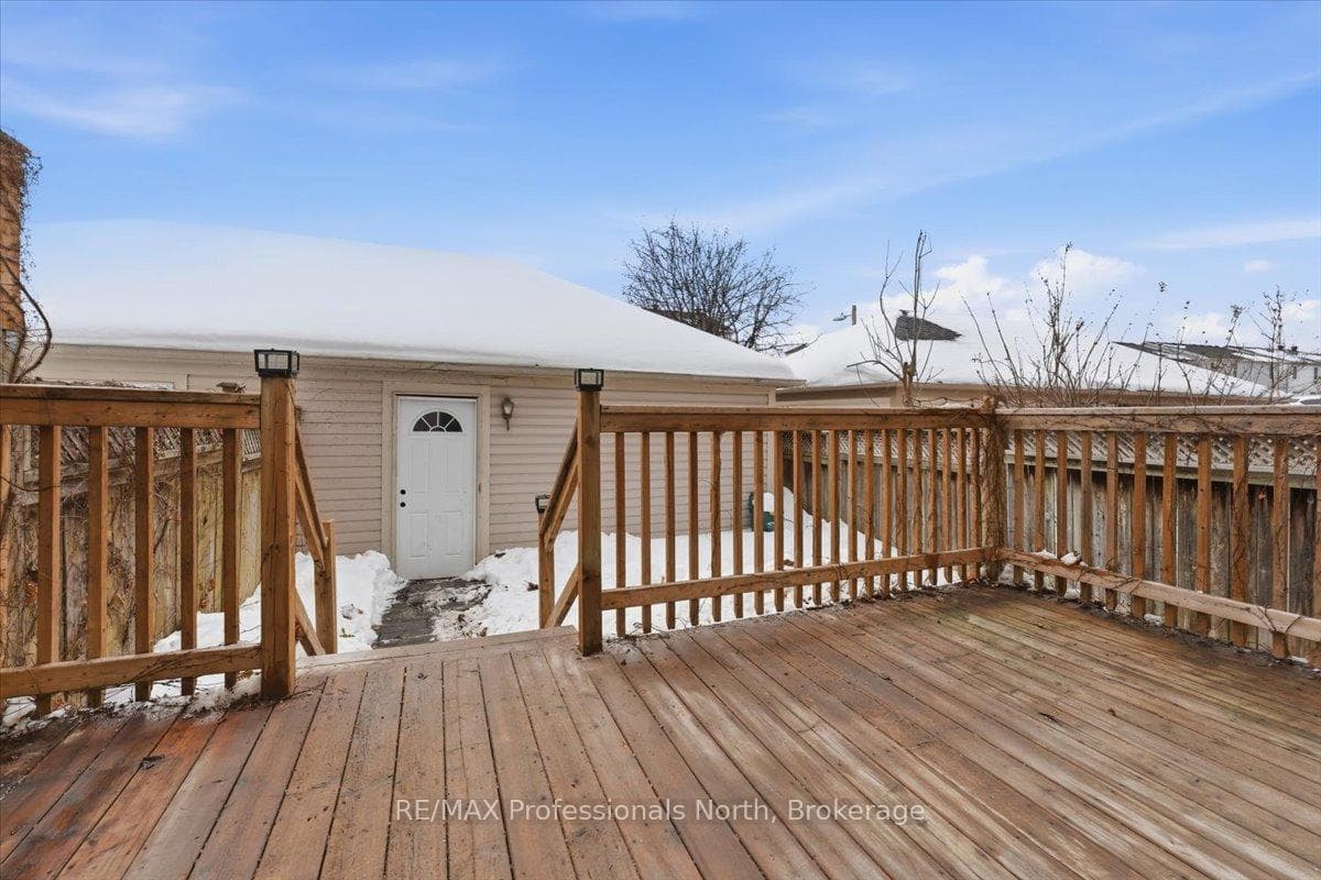 98 Roxton Road - Semi-Detached photo 24 of 28 in Oakville, Ontario