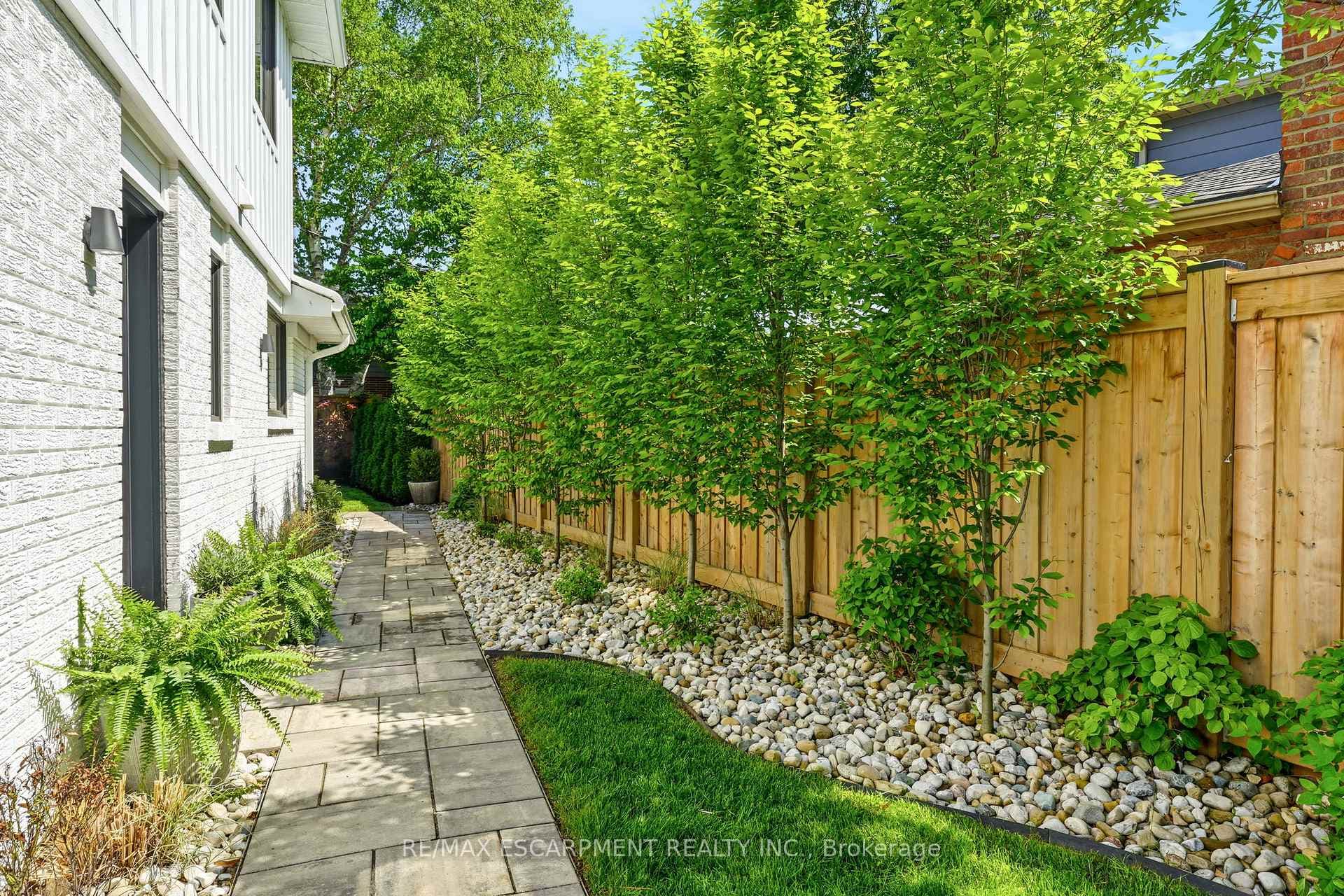 394 RANKIN Drive - Detached photo 48 of 50 in Burlington, Ontario