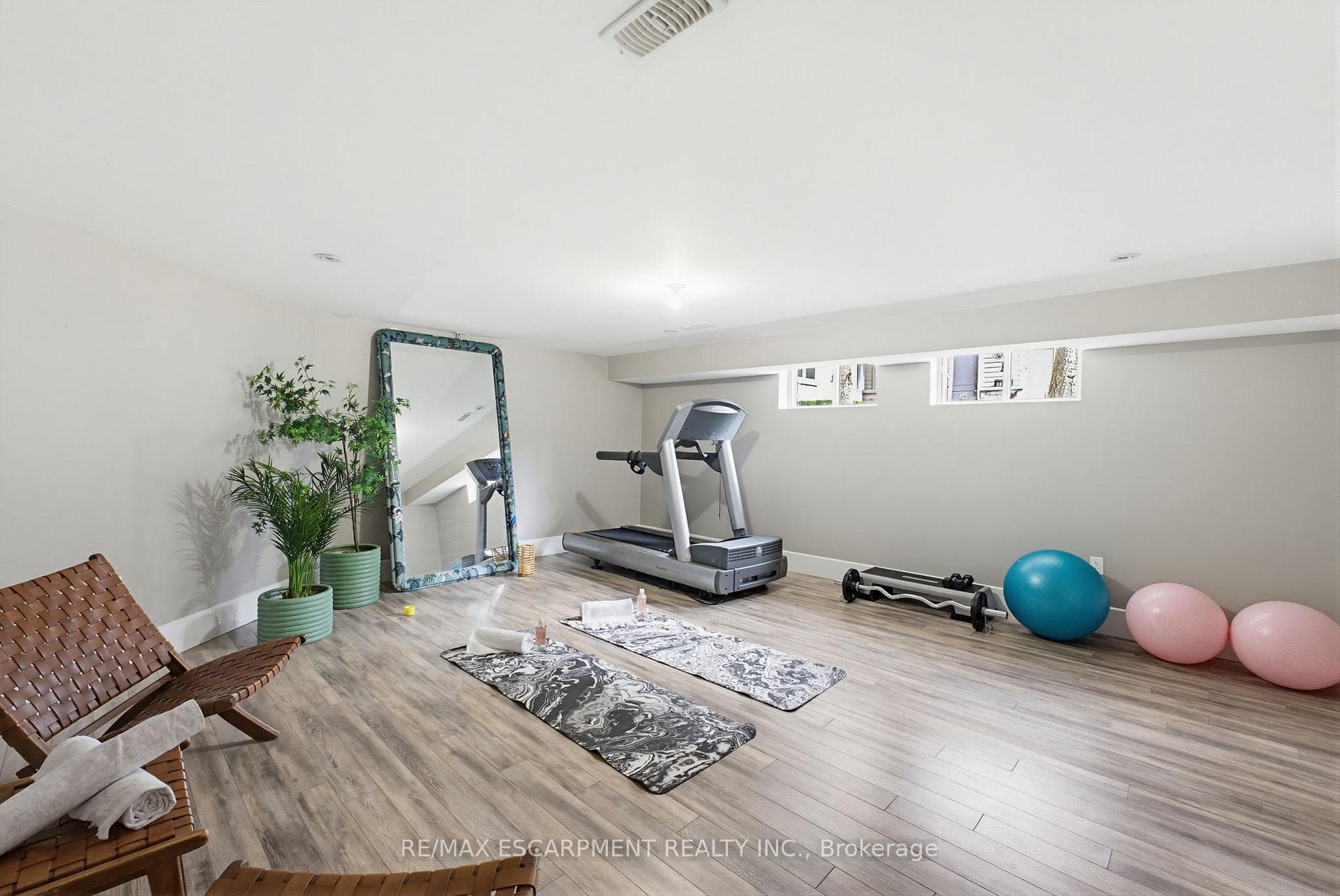3083 LAKESHORE Road - Detached photo 40 of 50 in Burlington, Ontario