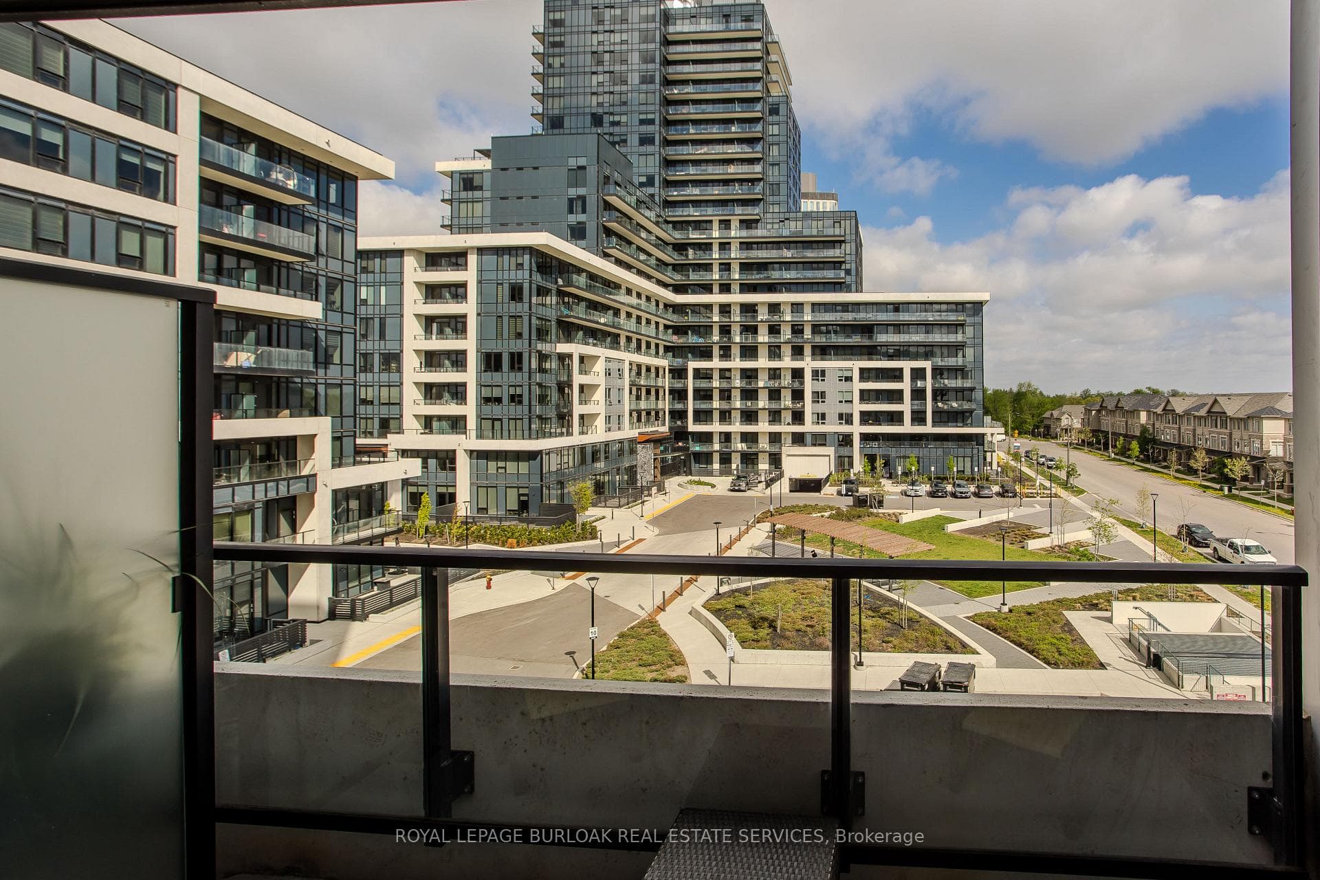 3200 William Coltson Avenue Unit 406 - Condo photo 9 of 27 in Oakville, Ontario