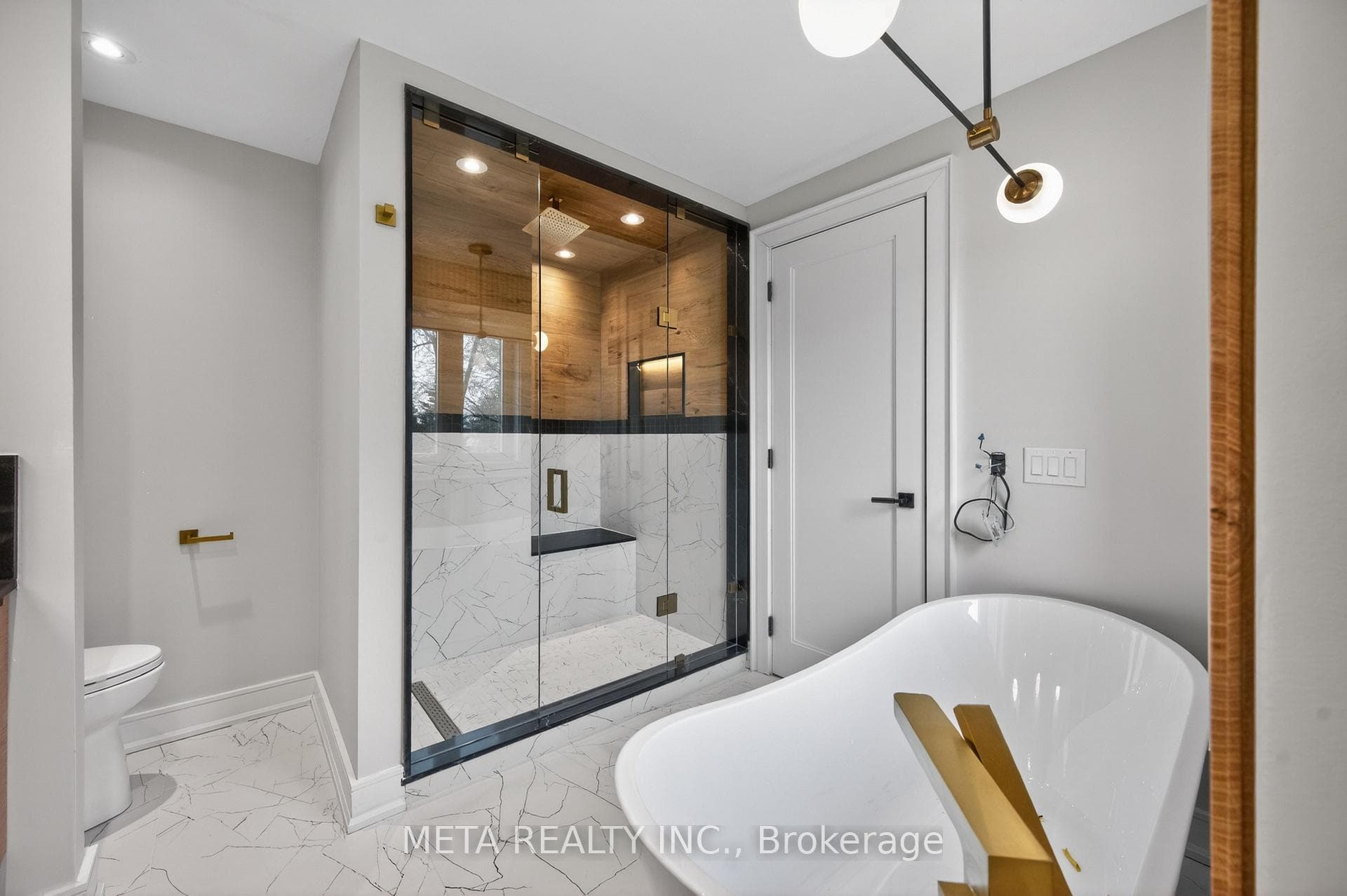1035 Pinegrove Road - Detached photo 21 of 27 in Oakville, Ontario