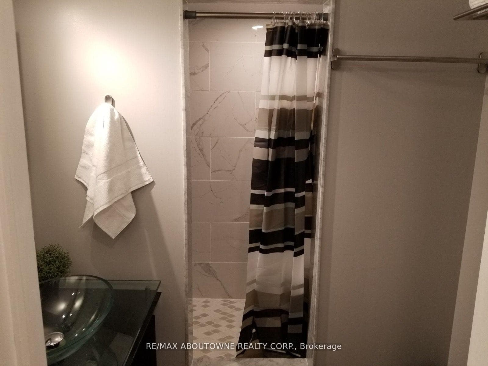 1601 Sandgate Crescent - Semi-Detached photo 31 of 35 in Mississauga, Ontario