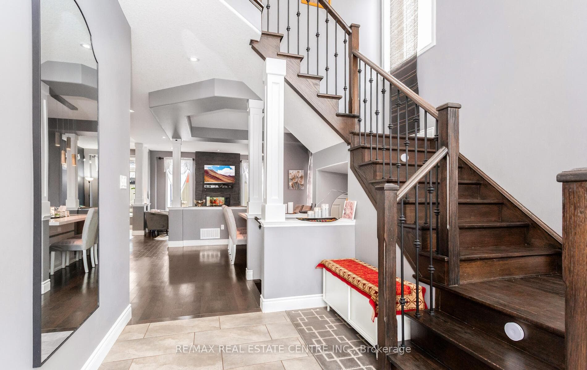 31 Rianna Court - Single Family Home photo 4 of 50 in Hamilton, Ontario