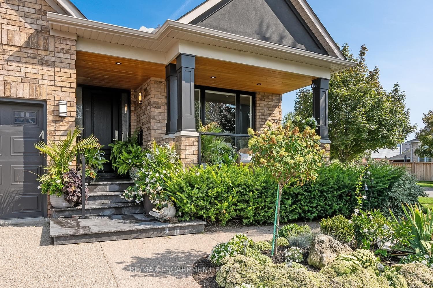 4252 Sarazen Drive - Detached photo 3 of 50 in Burlington, Ontario