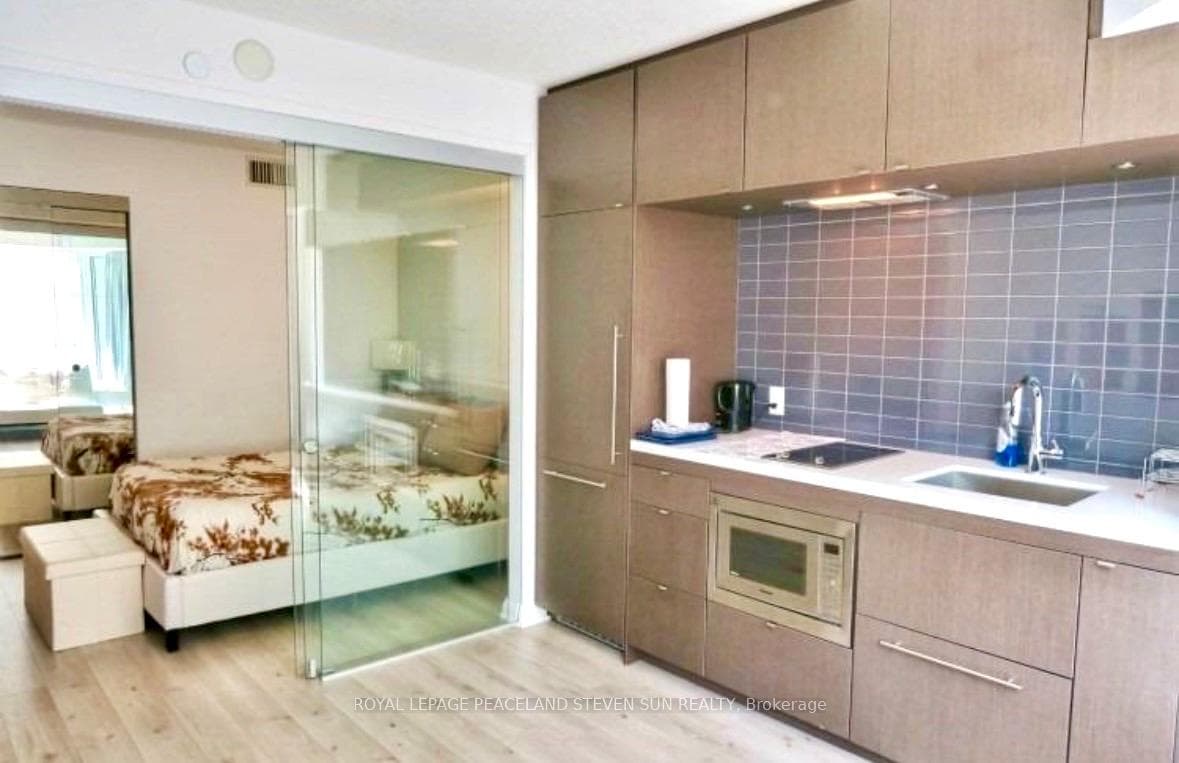 155 Yorkville Avenue Unit 1006 - Condo photo 6 of 14 in Annex / Yorkville / Summerhill, Ontario