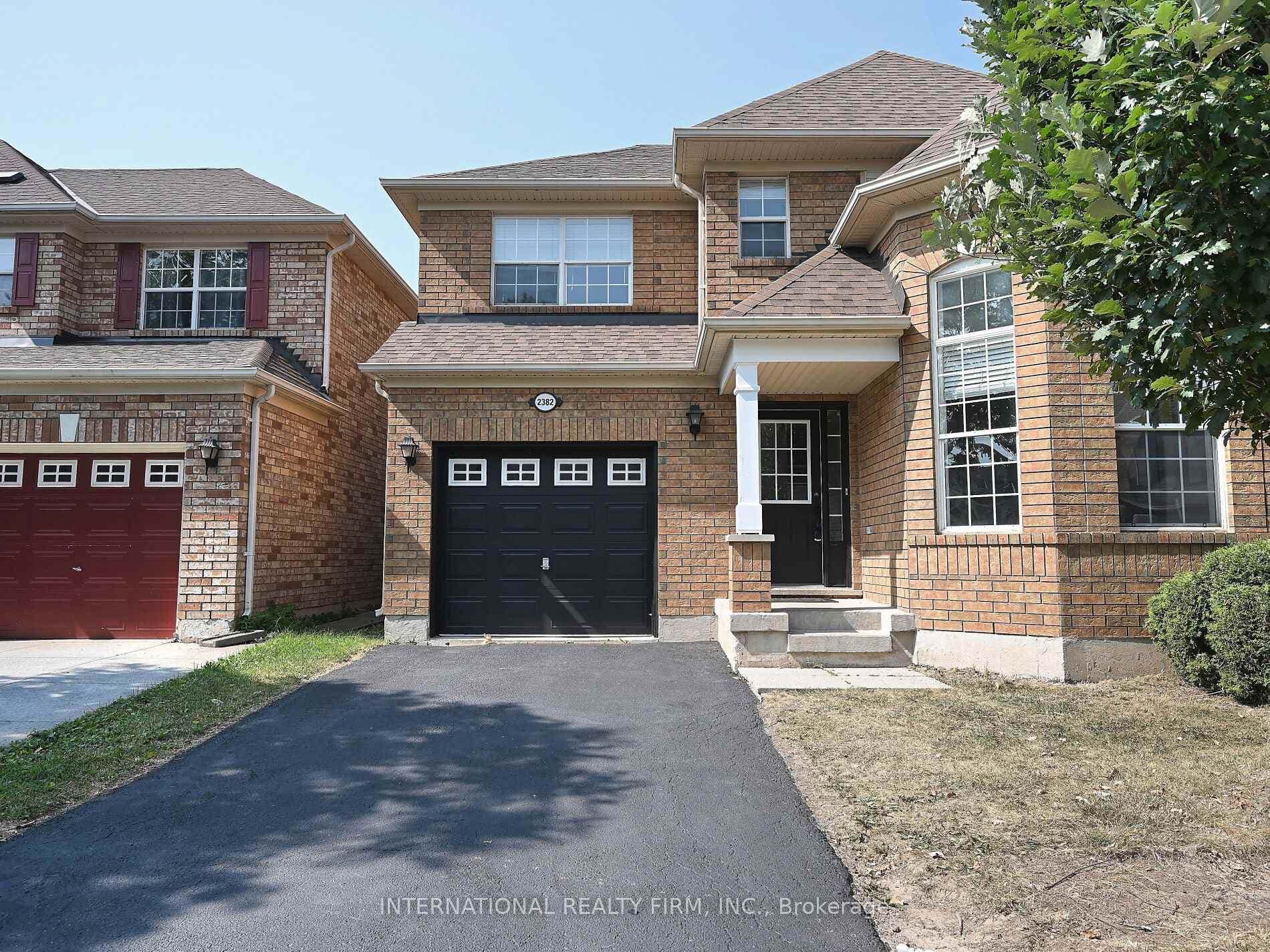 2382 Falkland Crescent - home for sale in Oakville, Ontario