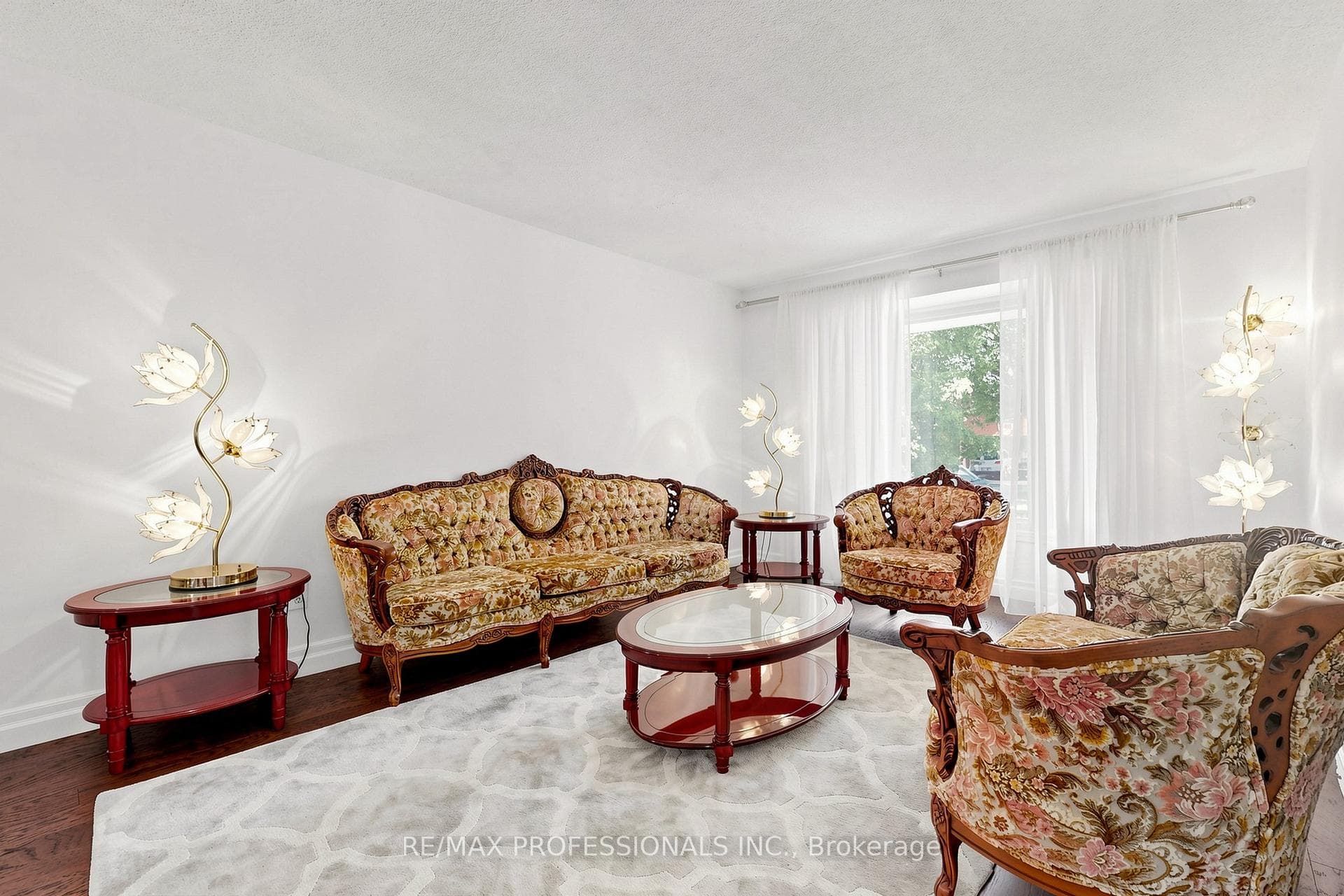 970 Silversmith Drive - Detached photo 4 of 50 in Mississauga, Ontario