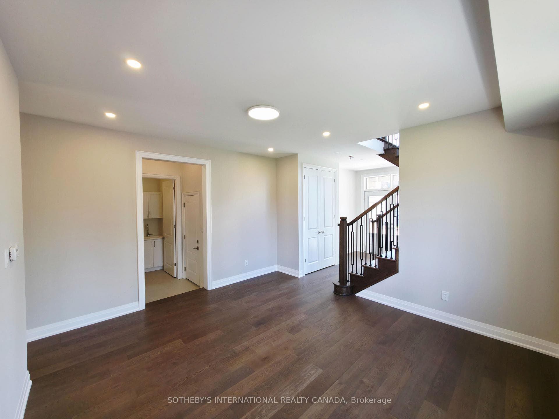 516 Markay Common - Detached photo 5 of 24 in Burlington, Ontario