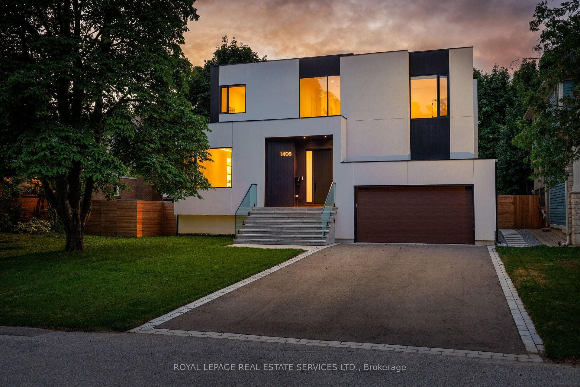 1405 Acton Crescent - home for sale in Oakville, Ontario