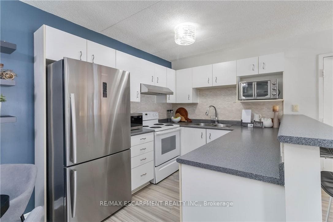 4015 Kilmer Drive Unit 110 - Condo photo 10 of 34 in Burlington, Ontario