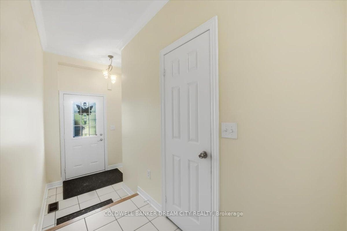 9738 Mclaughlin Road - Townhouse photo 7 of 45 in Brampton, Ontario