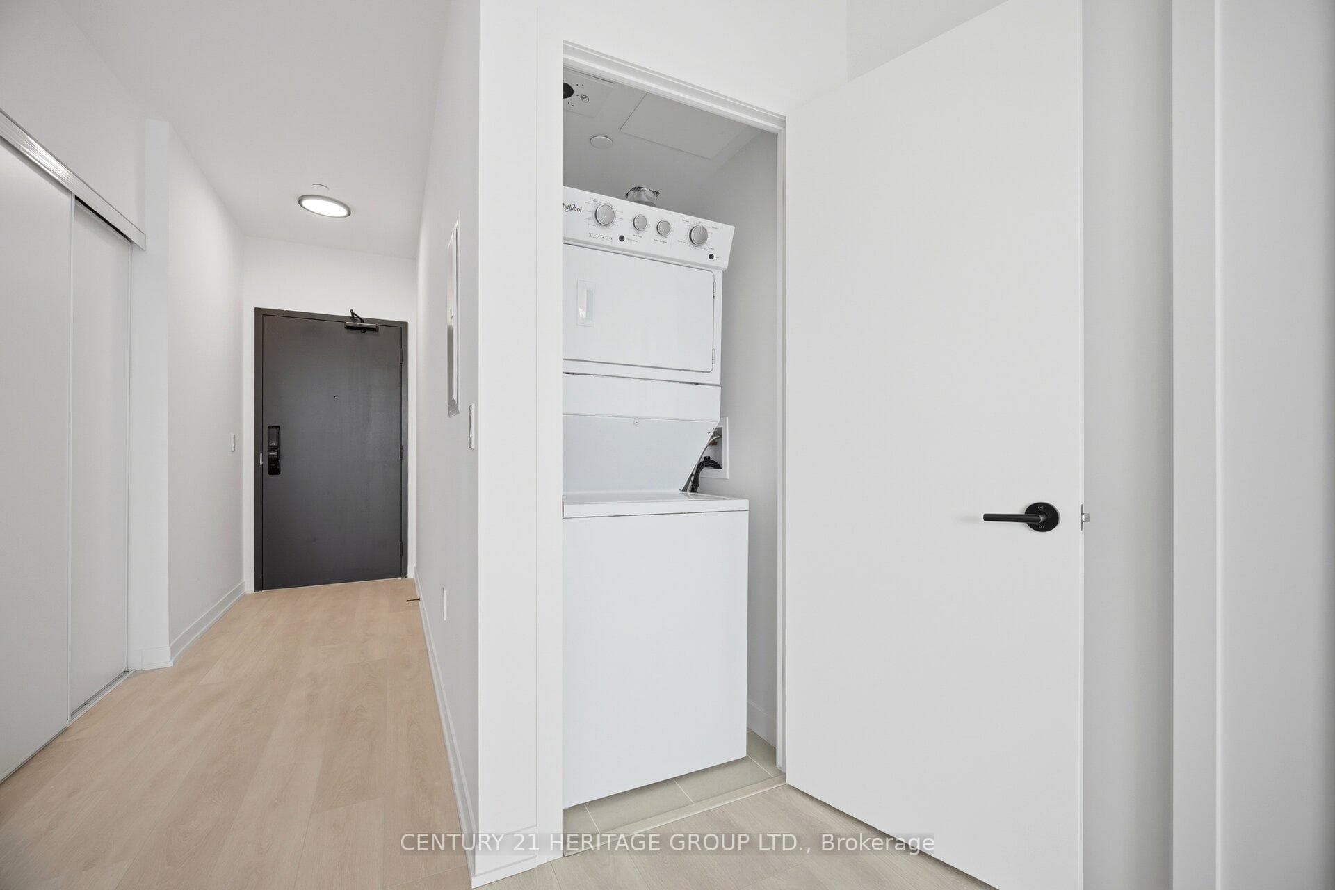4878 POWERS COMMON Boulevard Unit C1601 - Condo photo 8 of 14 in Burlington, Ontario