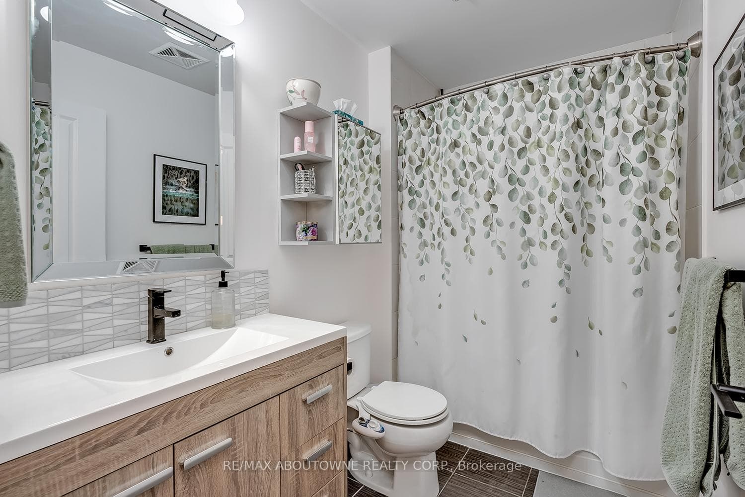 5010 Corporate Drive Unit 116 - Condo photo 17 of 29 in Burlington, Ontario