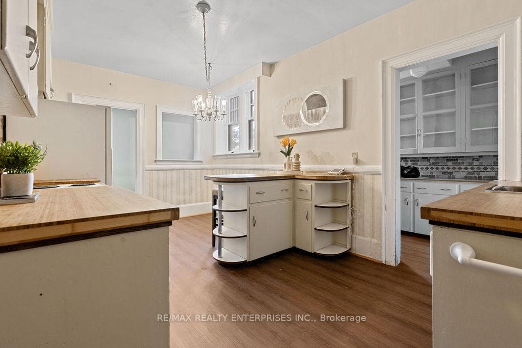 1520 Pinetree Crescent - Detached photo 18 of 37 in Mississauga, Ontario