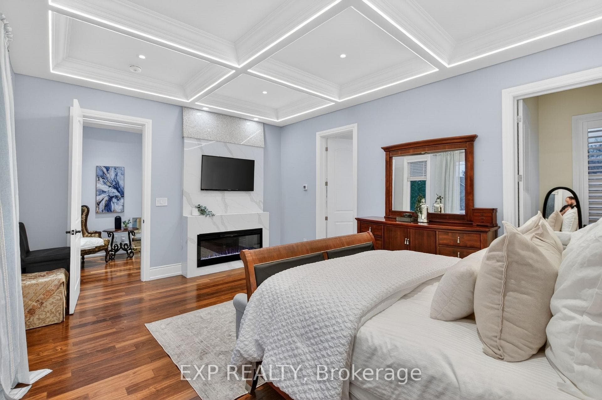2439 Bridge Road - Detached photo 10 of 50 in Oakville, Ontario