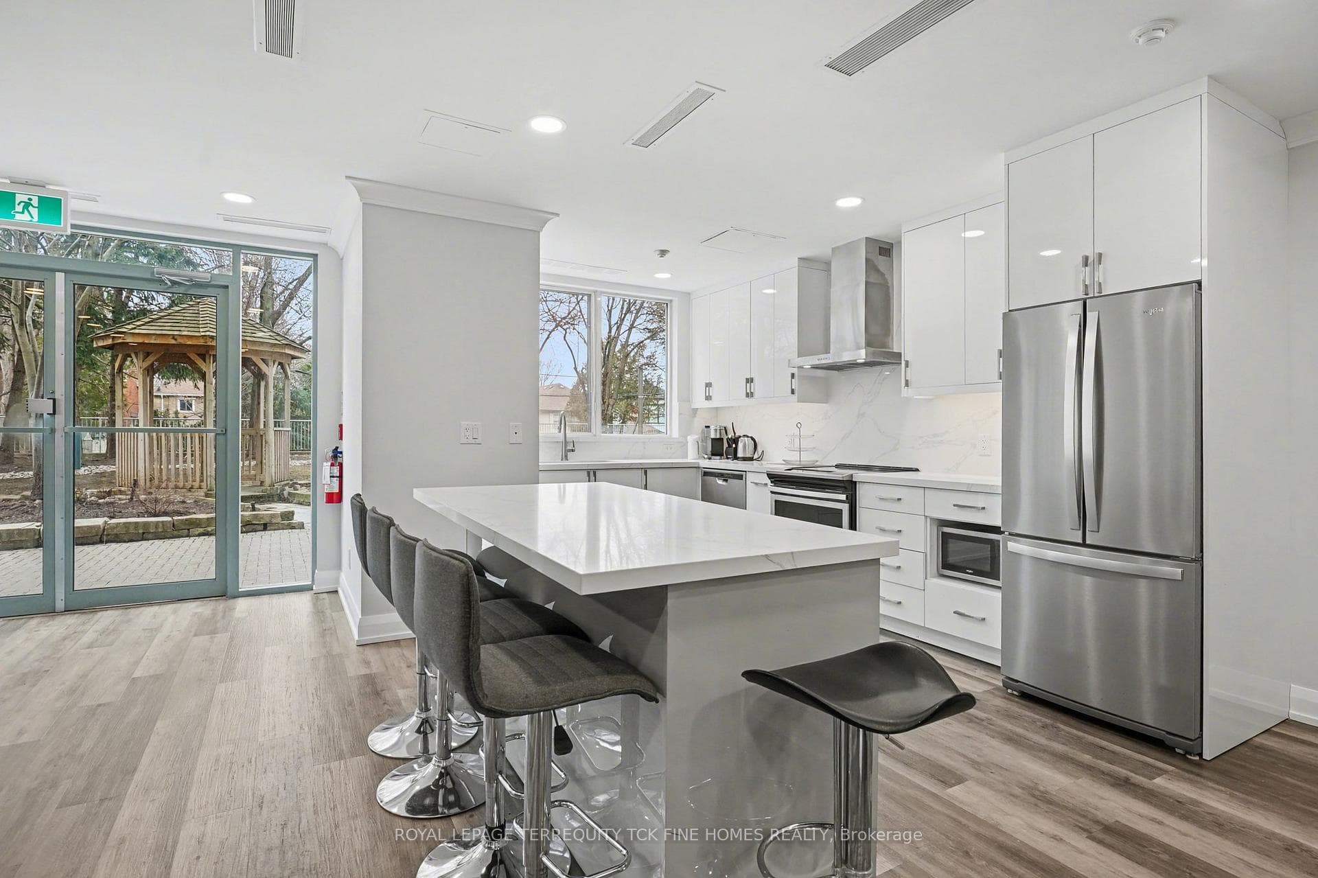 398 Eglinton Avenue Unit 1009 - Condo photo 16 of 39 in Leaside / Davisville, Ontario
