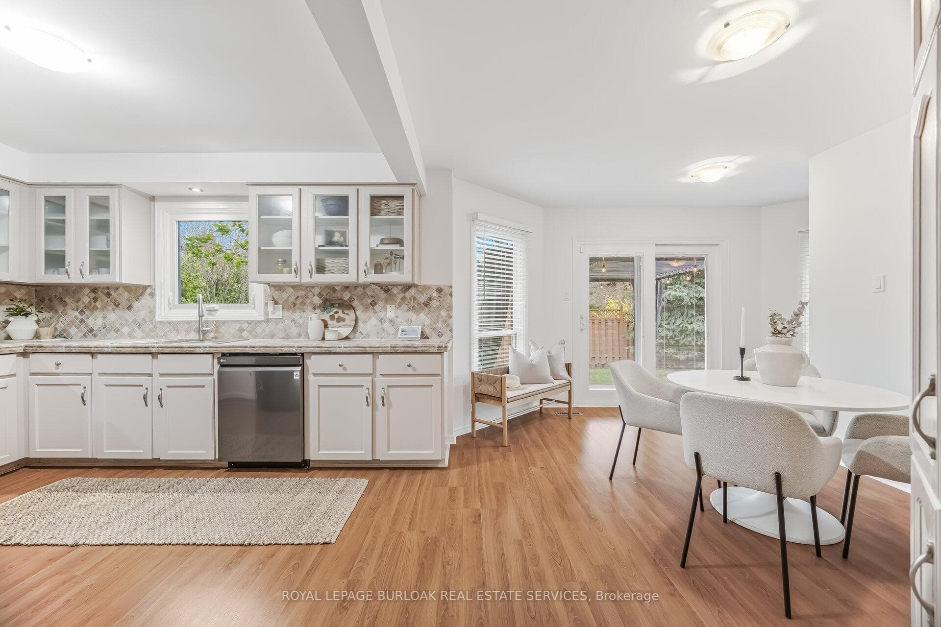 1004 Roxborough Drive - Detached photo 12 of 50 in Oakville, Ontario