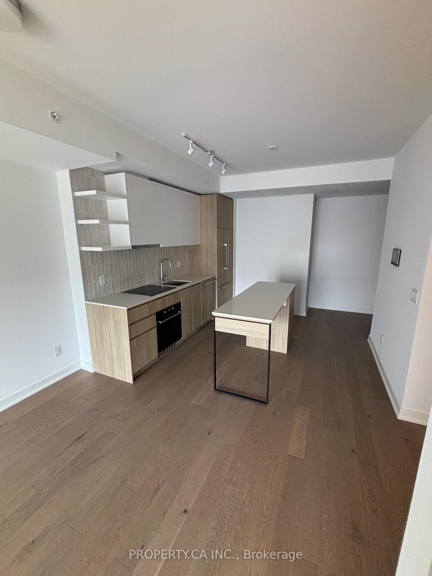 1161 Kingston Road Unit 308 - Condo photo 3 of 23 in Birch Cliff / Cliffside, Ontario