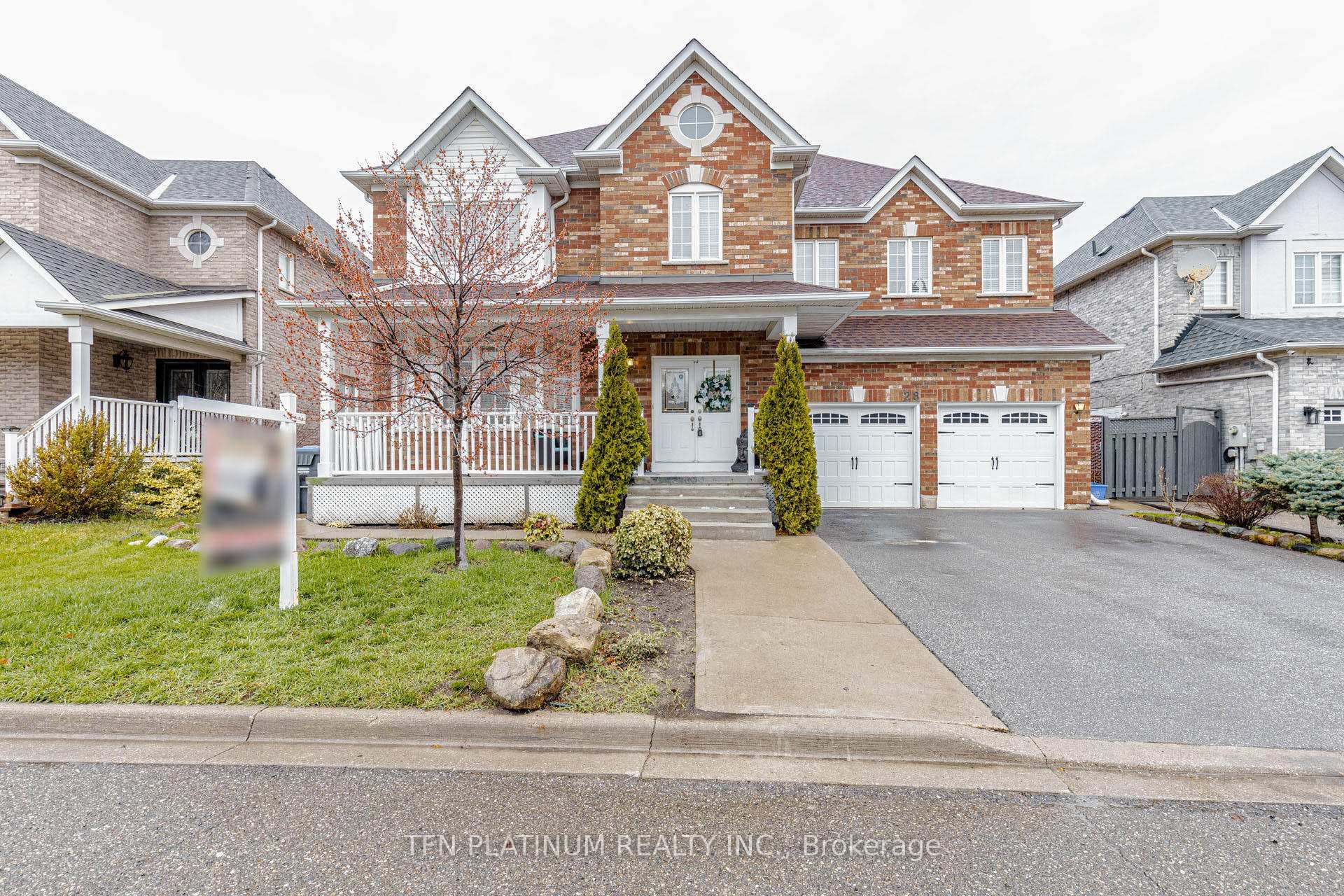 28 Banks Drive - home for sale in Brampton, Ontario