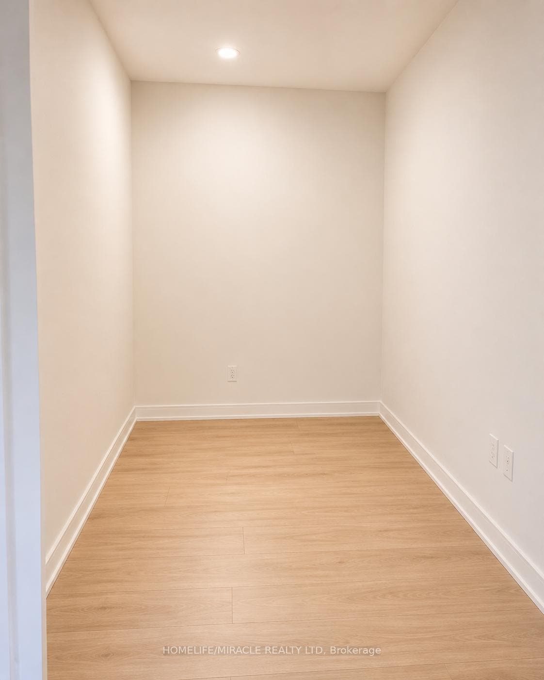 8 Nahani Way Unit 320 - Condo photo 8 of 13 in Mississauga, Ontario