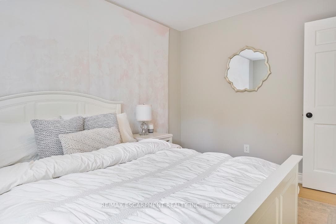 511 Chamberlain Lane - Detached photo 31 of 50 in Oakville, Ontario