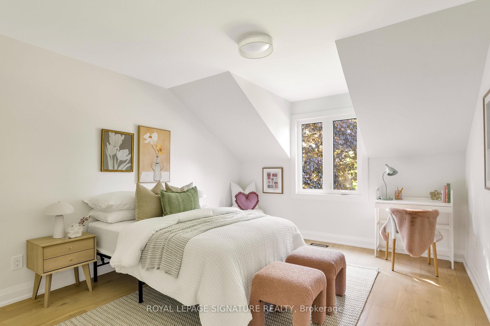 1026 Oak Meadow Road - Detached photo 23 of 50 in Oakville, Ontario