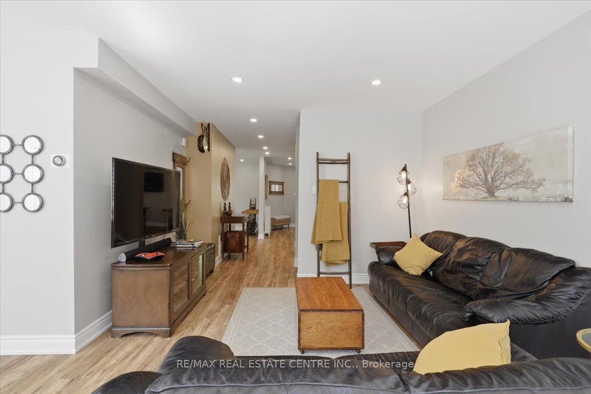 315 Woodlawn Crescent - Detached photo 17 of 47 in Milton, Ontario
