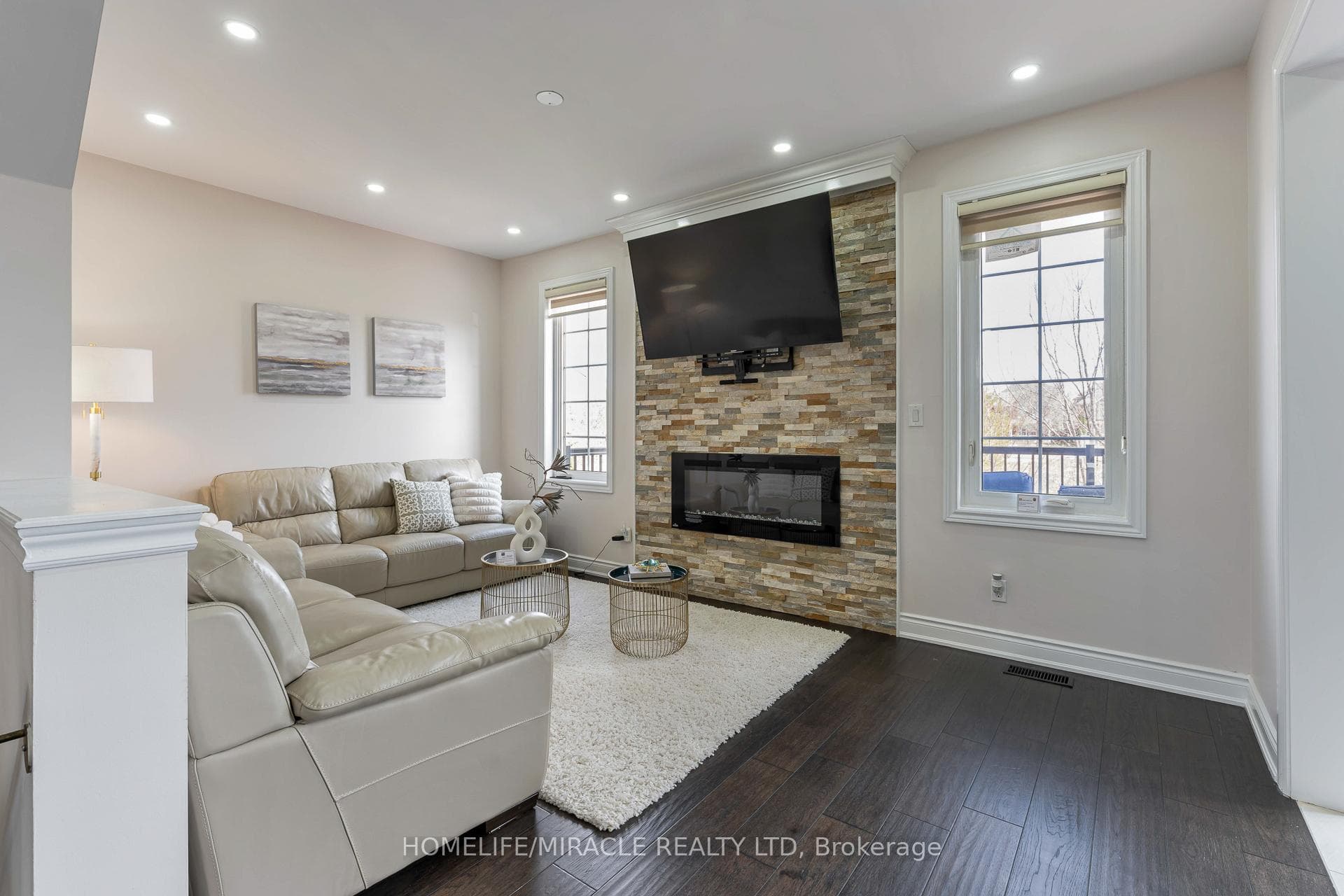 2343 Falling Green Drive - Detached photo 15 of 50 in Oakville, Ontario