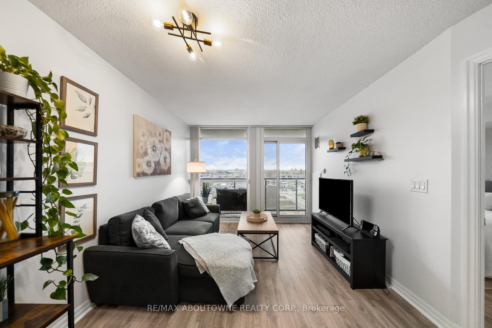 1940 Ironstone Drive Unit 808 - Condo photo 14 of 33 in Burlington, Ontario